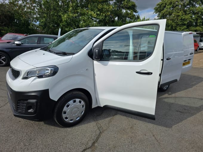 2025 Peugeot Expert