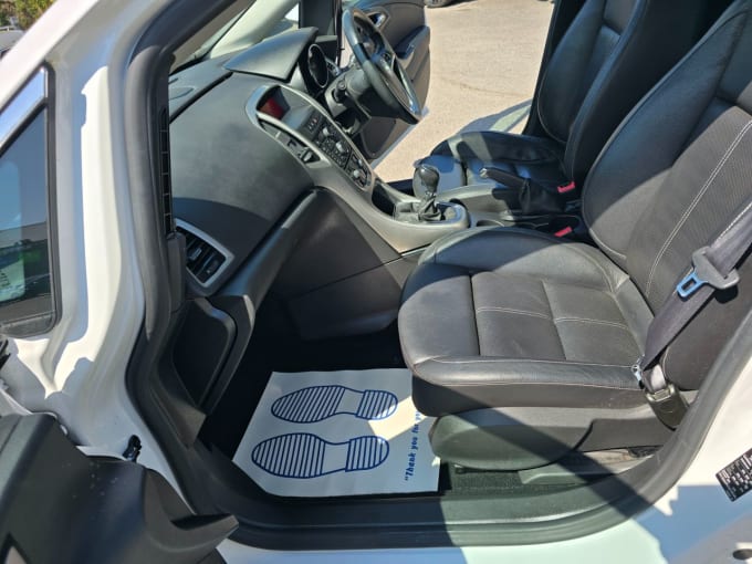2025 Vauxhall Astra