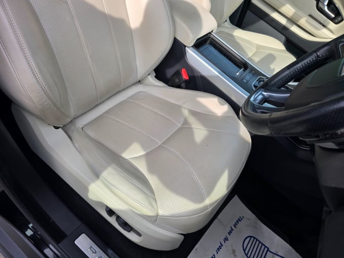 2025 Land Rover Range Rover Evoque
