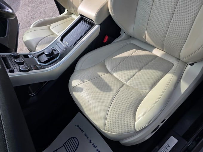2025 Land Rover Range Rover Evoque