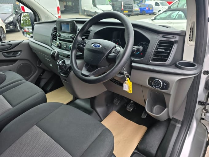2025 Ford Transit Custom