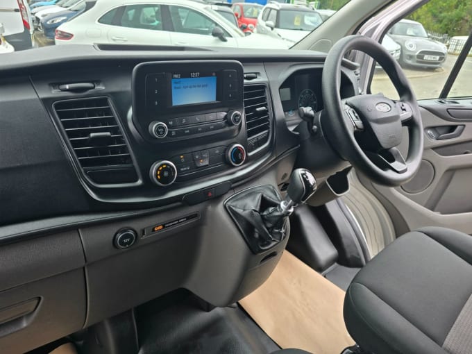 2025 Ford Transit Custom
