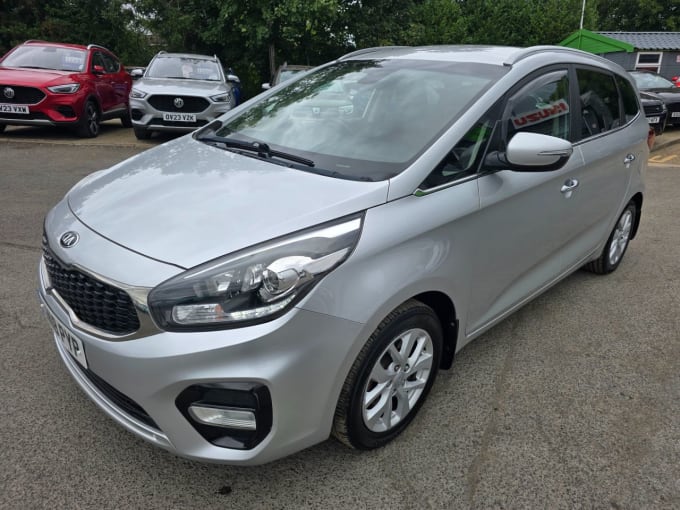 2025 Kia Carens