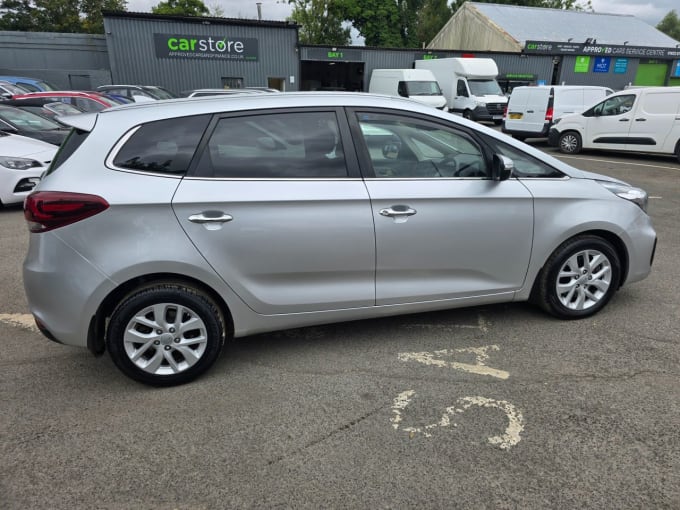 2025 Kia Carens