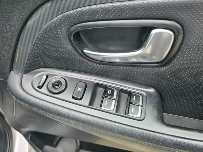 2025 Kia Carens