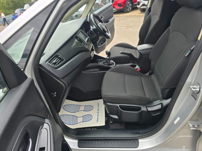 2025 Kia Carens