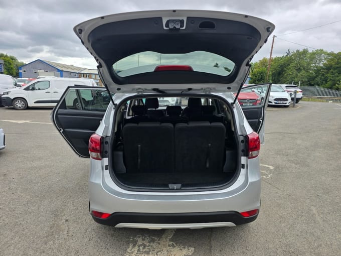 2025 Kia Carens