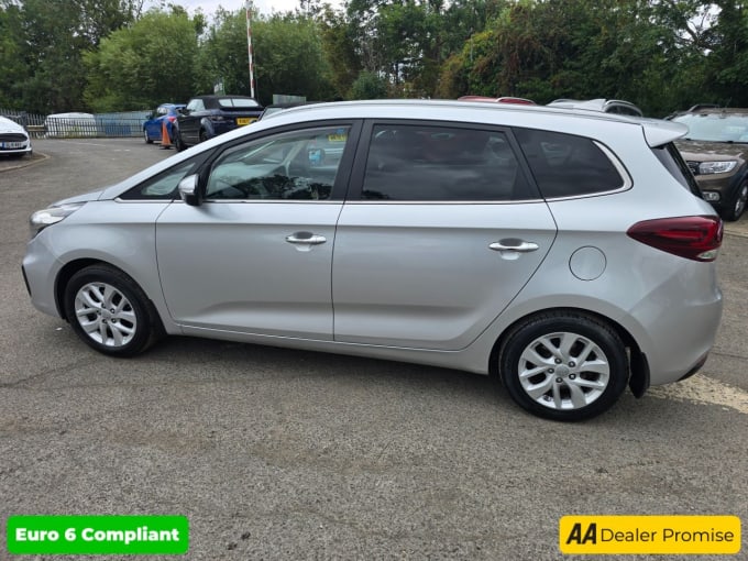 2025 Kia Carens