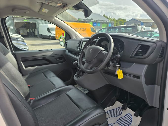2025 Peugeot Expert