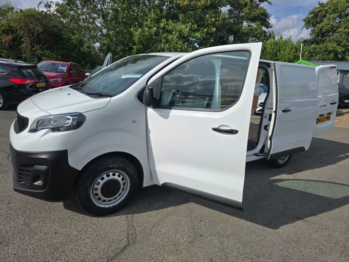 2025 Peugeot Expert