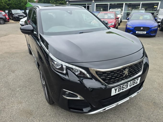 2025 Peugeot 5008
