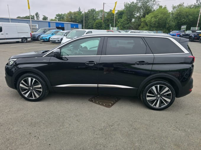 2025 Peugeot 5008