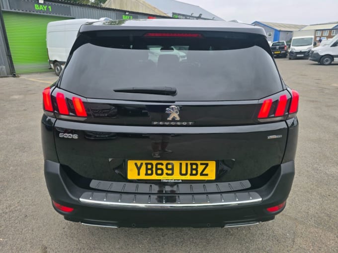 2025 Peugeot 5008