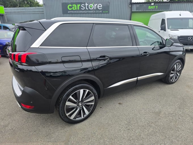 2025 Peugeot 5008