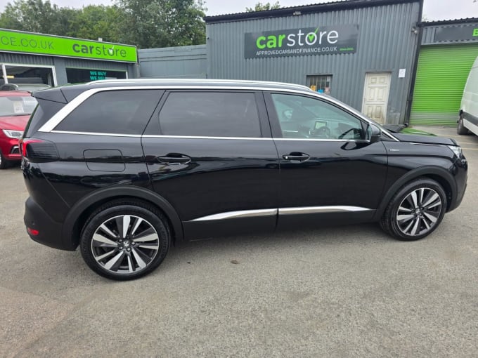 2025 Peugeot 5008