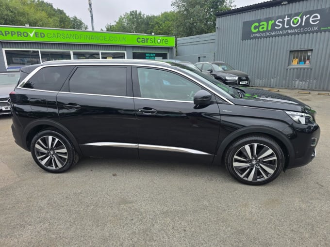 2025 Peugeot 5008