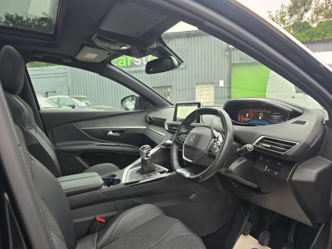 2025 Peugeot 5008