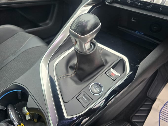 2025 Peugeot 5008