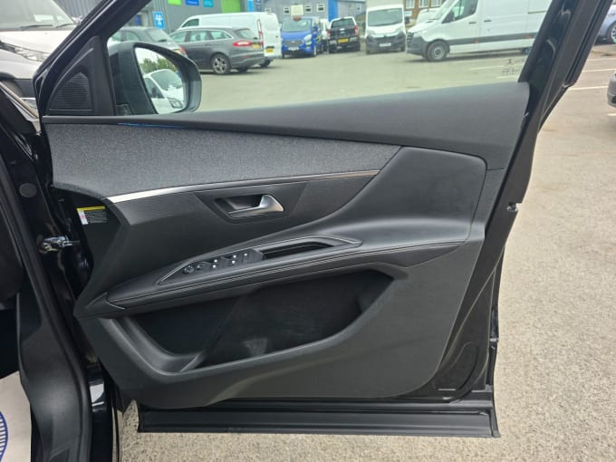 2025 Peugeot 5008