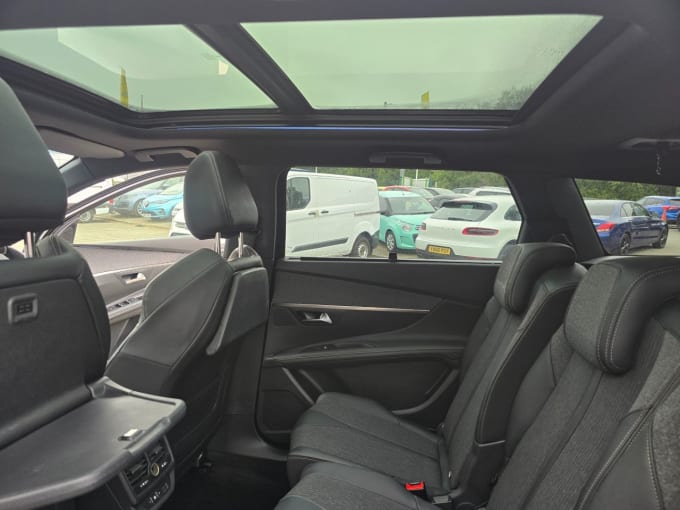 2025 Peugeot 5008