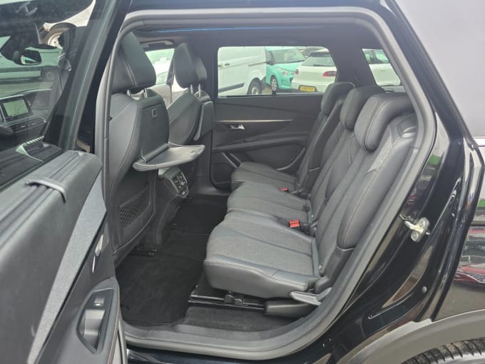 2025 Peugeot 5008