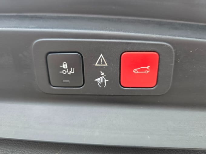 2025 Peugeot 5008