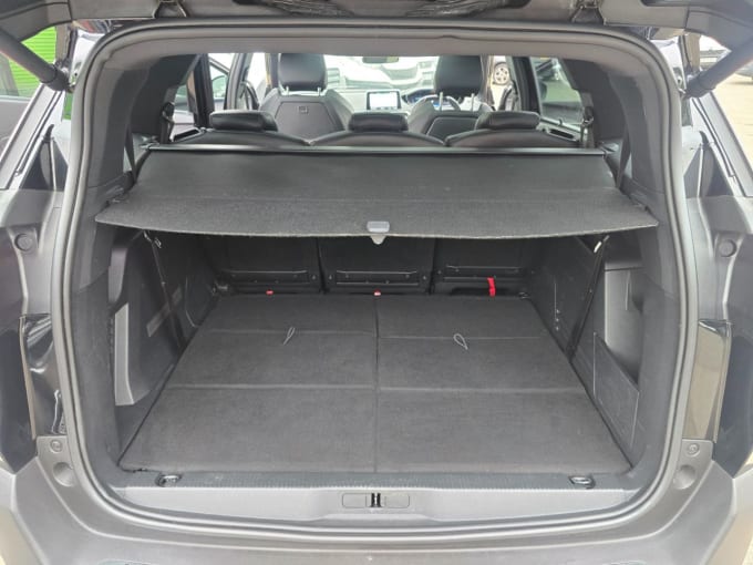 2025 Peugeot 5008