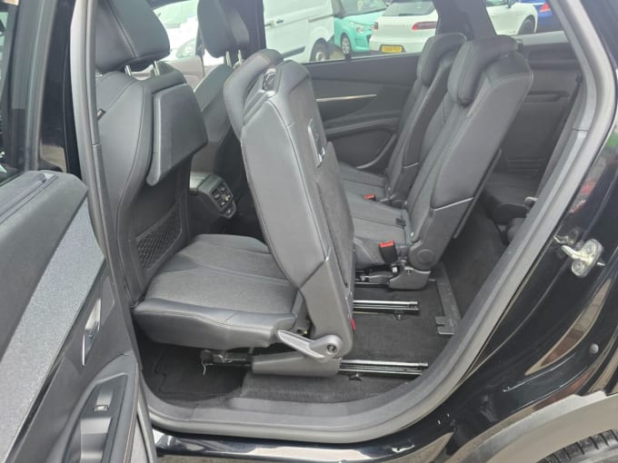 2025 Peugeot 5008