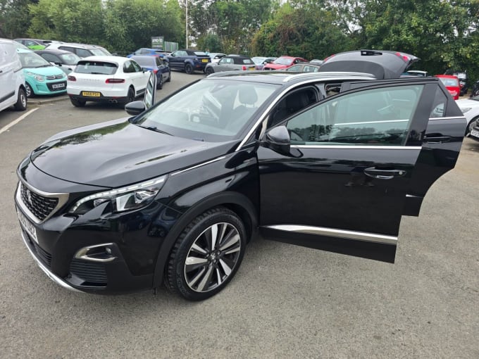 2025 Peugeot 5008