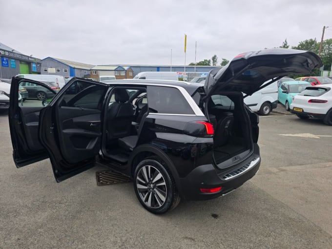 2025 Peugeot 5008