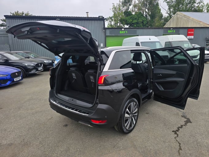 2025 Peugeot 5008