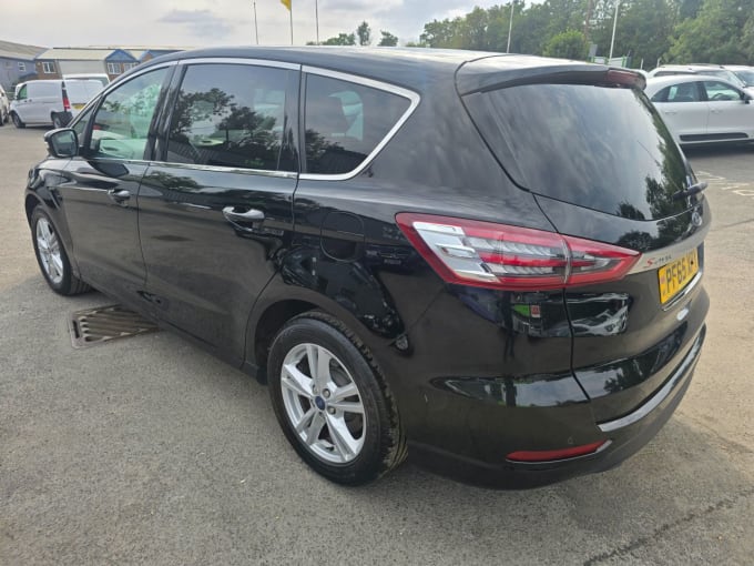 2025 Ford S-max