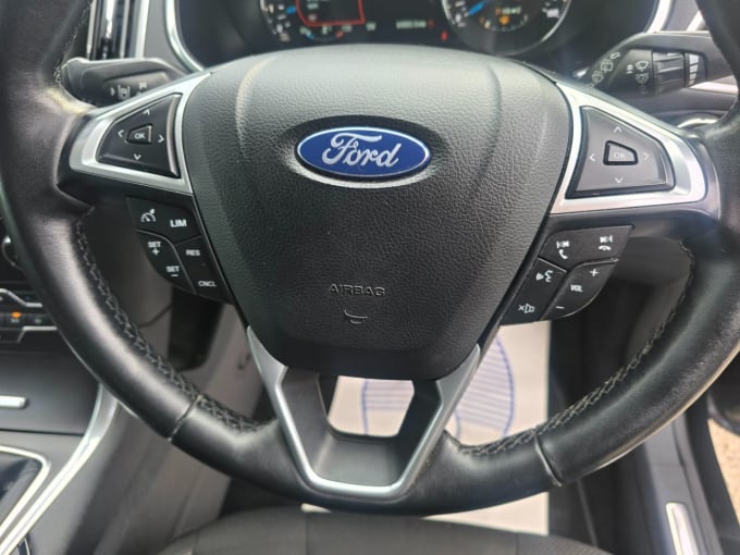 2025 Ford S-max