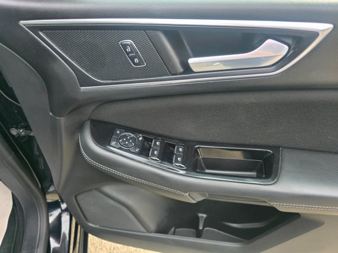2025 Ford S-max