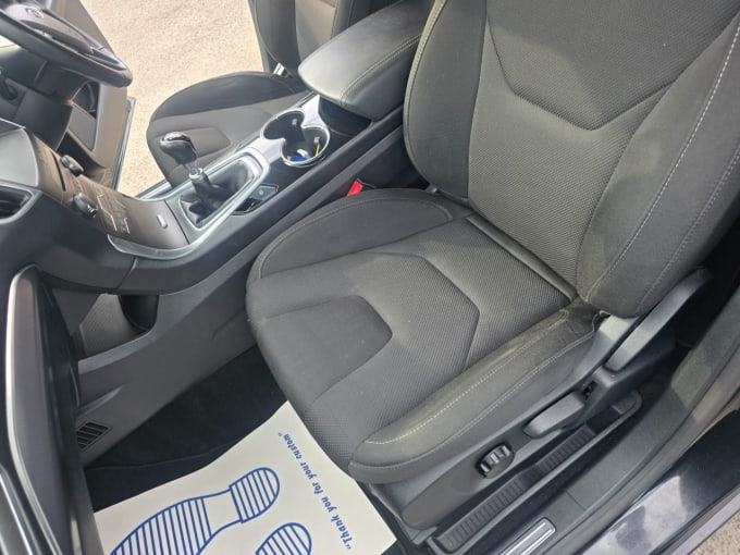 2025 Ford S-max
