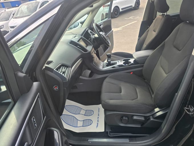 2025 Ford S-max