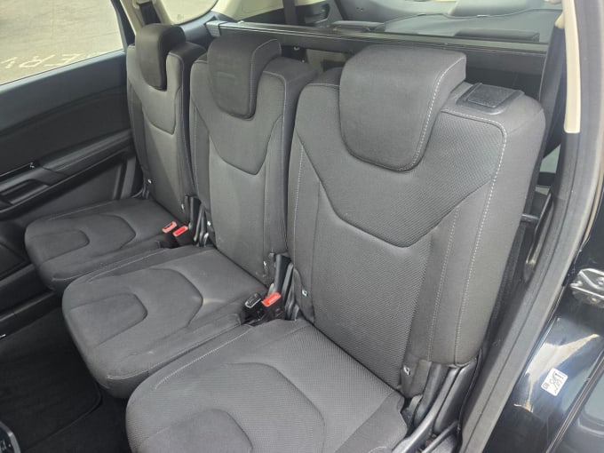 2025 Ford S-max
