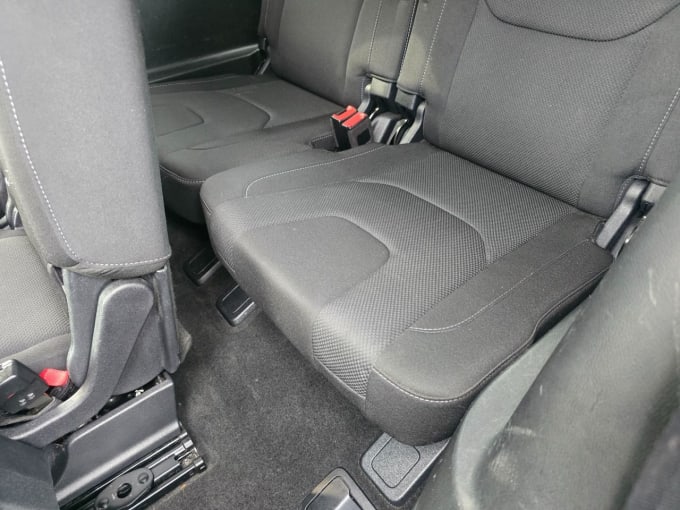 2025 Ford S-max