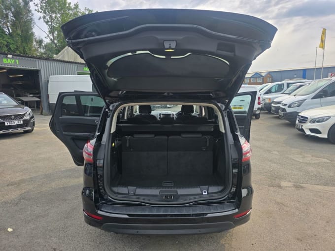 2025 Ford S-max