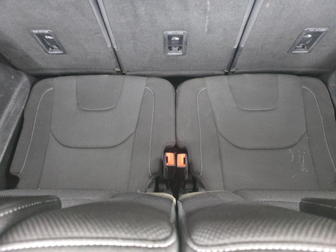 2025 Ford S-max