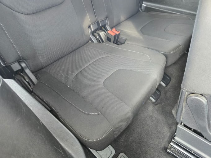 2025 Ford S-max