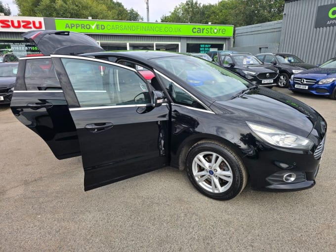 2025 Ford S-max