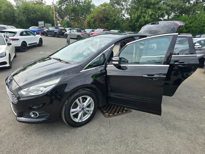 2025 Ford S-max
