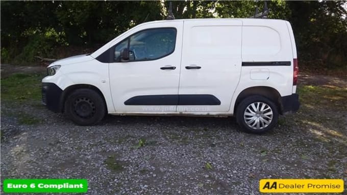 2025 Peugeot Partner
