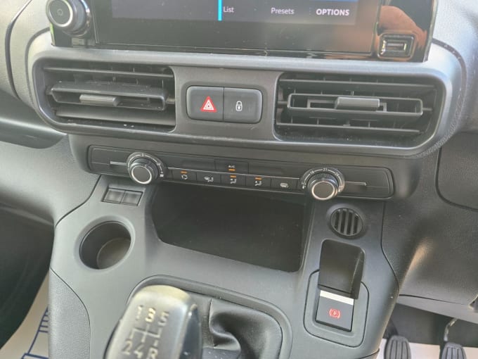 2021 Peugeot Partner