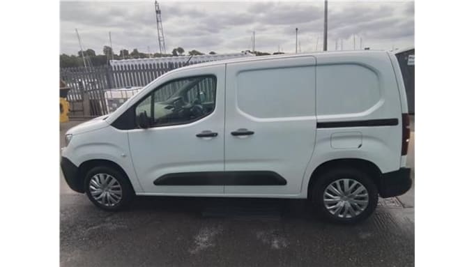 2025 Peugeot Partner