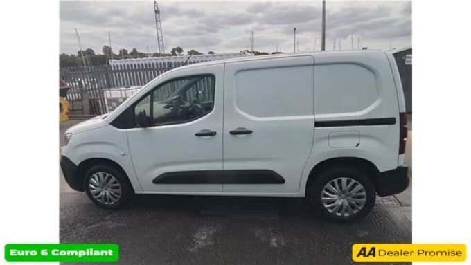 2025 Peugeot Partner