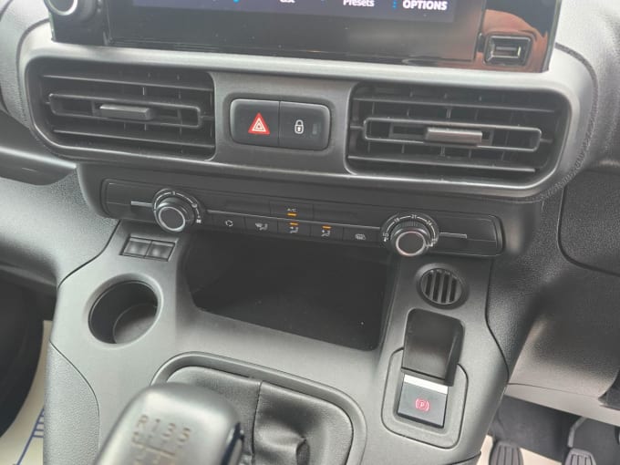 2022 Peugeot Partner