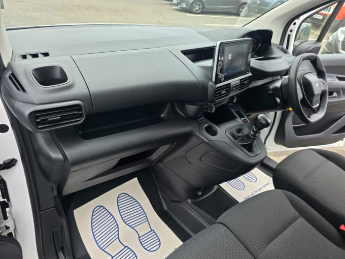2022 Peugeot Partner