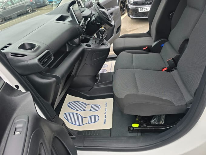 2022 Peugeot Partner